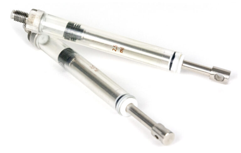 SyrDos Standard Spritze mit BL Stempel low